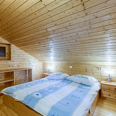 Chalet Snowflake - Happy *